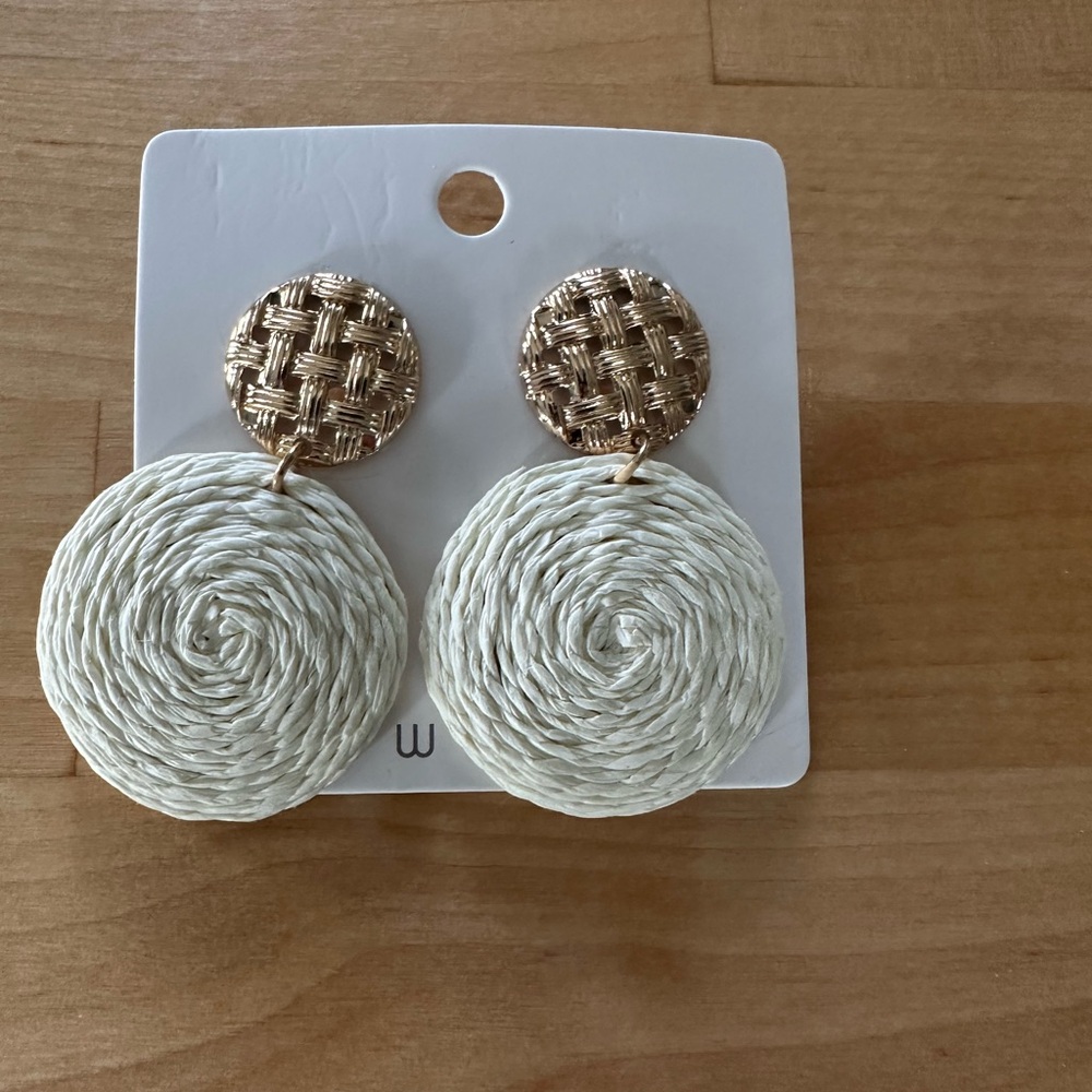 Elegant Gold and Cream Woven Earrings